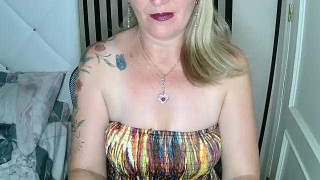 xxNoeliaxx online show from July 13, 2026, 6:49 am