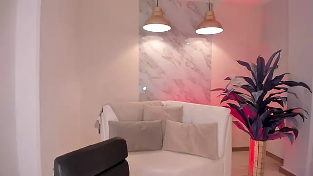 JessicaWilliams1 online show from February 5, 2025, 4:25 pm