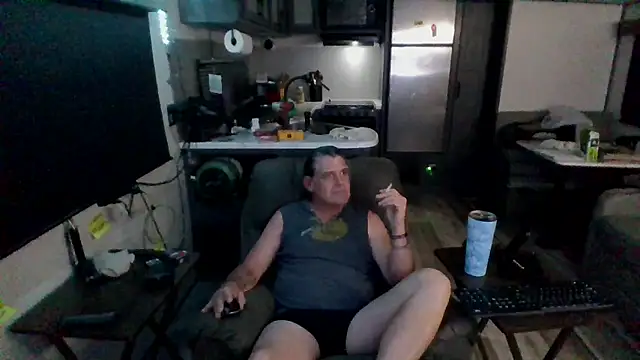 lateniter online show from April 22, 2026, 5:32 am