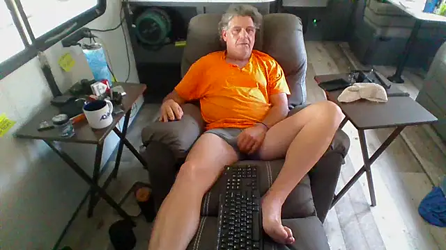 Snapshot of lateniter chatting on April 25, 2026, 1:41 pm lateniter online show from April 25, 2026, 1:41 pm