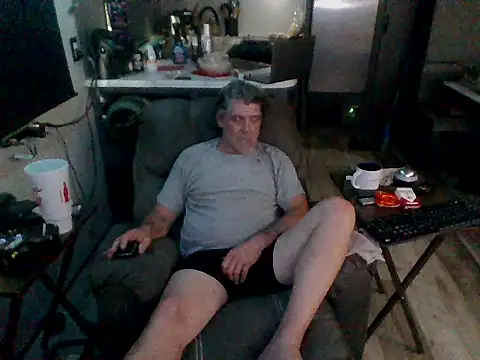 Snapshot of lateniter chatting on June 15, 2026, 6:10 pm lateniter online show from June 15, 2026, 6:10 pm