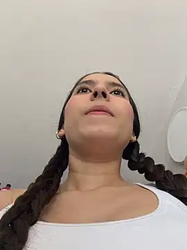 Snapshot of LittleDoll___ chatting on May 12, 2026, 12:46 pm LittleDoll online show from May 12, 2026, 12:46 pm