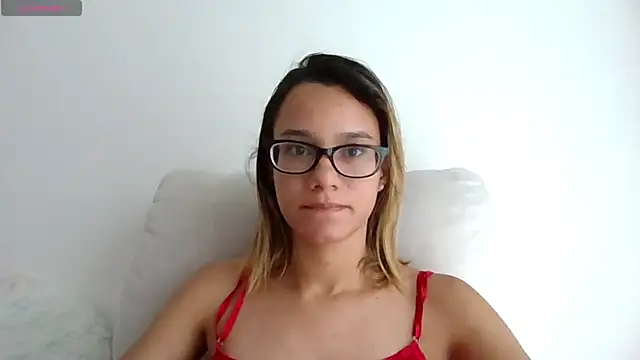Snapshot of SamanthaWatson chatting on May 10, 2026, 10:15 pm SamanthaWatson online show from May 10, 2026, 10:15 pm