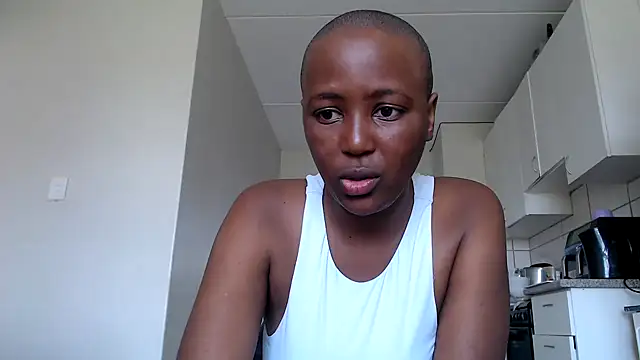 Snapshot of officialkhakes_za chatting on December 10, 2024, 8:08 am officialkhakes za online show from December 10, 2024, 8:08 am