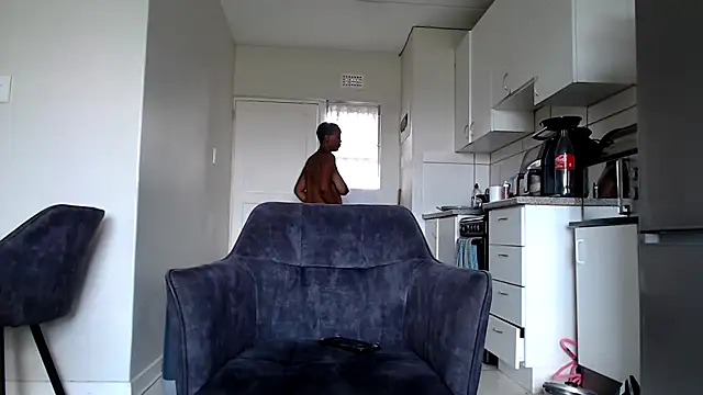 Snapshot of officialkhakes_za chatting on January 5, 2025, 2:19 pm officialkhakes za online show from January 5, 2025, 2:19 pm