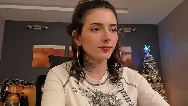 LiliJones  online show from December 4, 2024, 7:45 pm