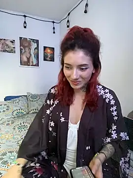 LiliJones  online show from February 13, 2025, 5:33 pm