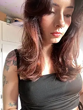 LiliJones  online show from September 11, 2025, 4:18 pm