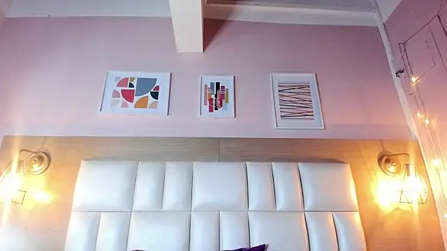 Dollar-girl online show from January 3, 2025, 11:57 am