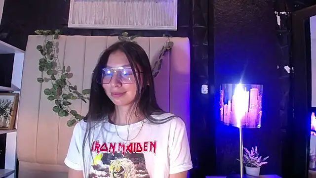 kendall saenz online show from October 2, 2025, 7:32 pm