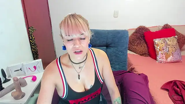 Snapshot of harly__queen chatting on January 9, 2025, 12:41 pm harly queen online show from January 9, 2025, 12:41 pm