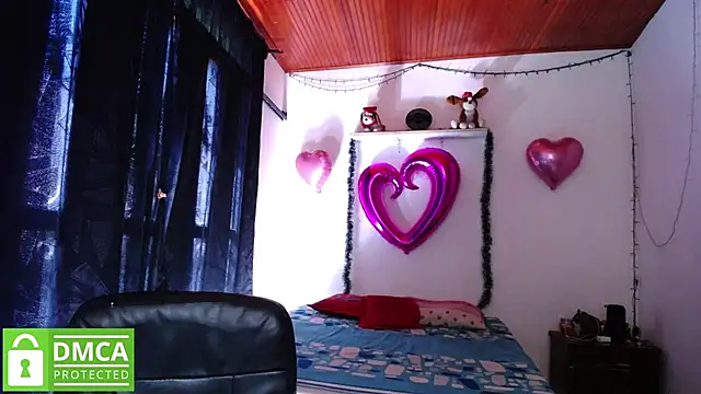 Snapshot of Mr_MrsCurie chatting on December 11, 2024, 2:44 pm Mr MrsCurie online show from December 11, 2024, 2:44 pm