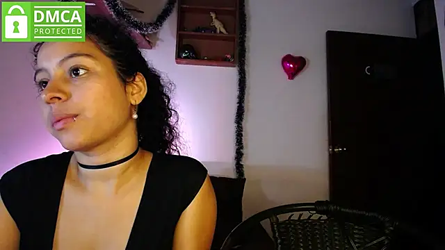 Snapshot of Mr_MrsCurie chatting on January 7, 2025, 12:24 am Mr MrsCurie online show from January 7, 2025, 12:24 am