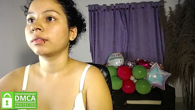 Snapshot of Mr_MrsCurie chatting on October 29, 2025, 2:58 am Mr MrsCurie online show from October 29, 2025, 2:58 am