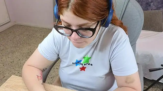 lucie nicolls online show from January 14, 2025, 8:26 pm