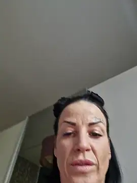 Snapshot of EmilyDiazofficial chatting on January 18, 2026, 1:37 pm EmilyDiazofficial online show from January 18, 2026, 1:37 pm