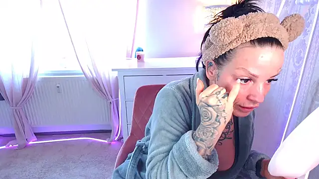 Snapshot of EmilyDiazofficial chatting on February 15, 2026, 9:08 am EmilyDiazofficial online show from February 15, 2026, 9:08 am