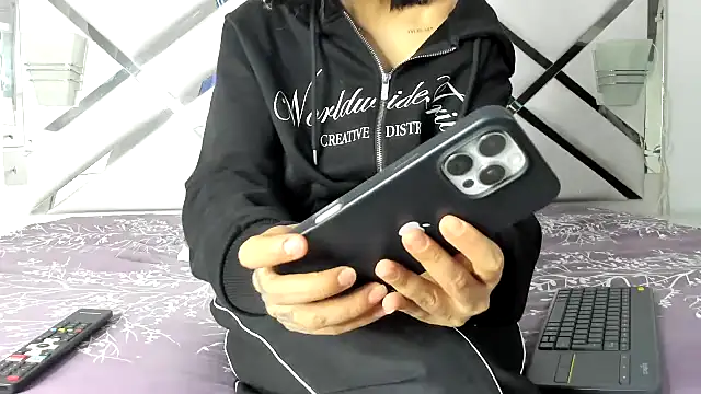 maybelline69 online show from November 12, 2025, 8:19 pm