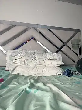 Snapshot of maybelline69 chatting on February 27, 2026, 10:15 am maybelline69 online show from February 27, 2026, 10:15 am