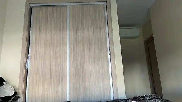 naughtyhollyxxxx online show from September 23, 2025, 7:44 am