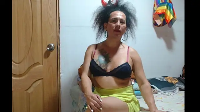 Snapshot of abbycrespa chatting on March 18, 2025, 6:48 pm abbycrespa online show from March 18, 2025, 6:48 pm