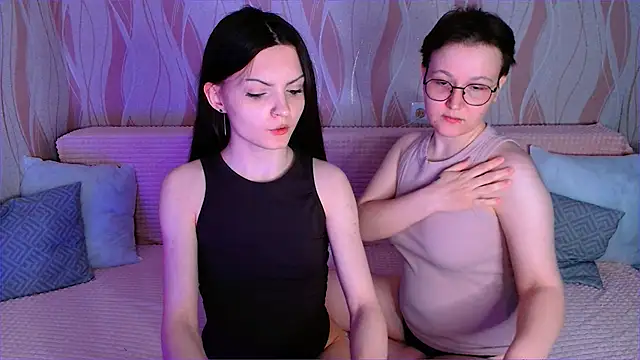  crazy baby  online show from April 27, 2026, 7:45 pm