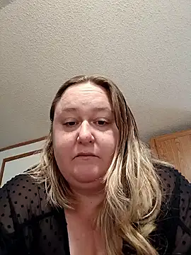 Snapshot of blissful_vixen chatting on December 3, 2025, 3:10 pm blissful vixen online show from December 3, 2025, 3:10 pm