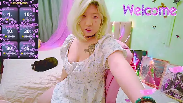 Akemilun online show from April 24, 2026, 7:16 pm