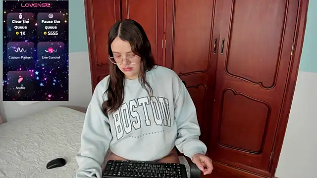  Sarahh 0 online show from December 12, 2024, 1:39 pm