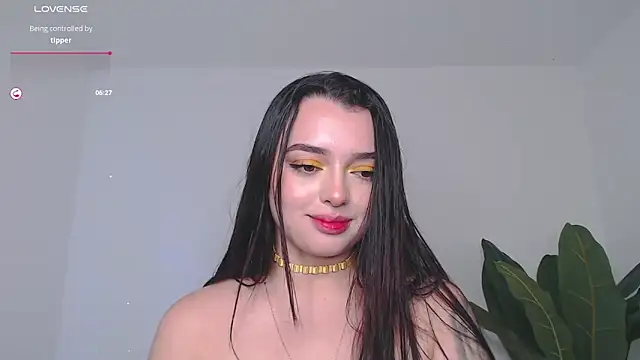 sophialorens s online show from January 4, 2025, 8:16 pm