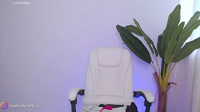 sophialorens s online show from February 27, 2025, 8:53 pm