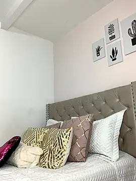 Snapshot of ImAlicee chatting on October 16, 2025, 10:11 pm ImAlicee online show from October 16, 2025, 10:11 pm