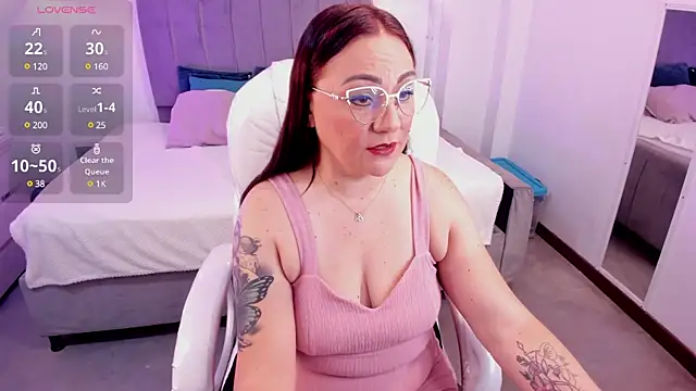 lady nylon  online show from January 28, 2025, 11:49 am