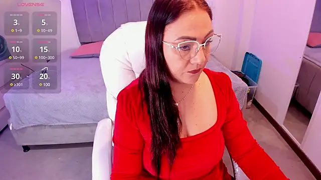 lady nylon  online show from March 4, 2025, 12:22 pm