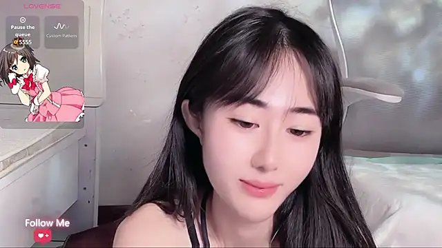 qiqi-- online show from December 18, 2024, 7:58 am