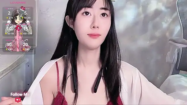 qiqi-- online show from December 19, 2024, 7:07 am