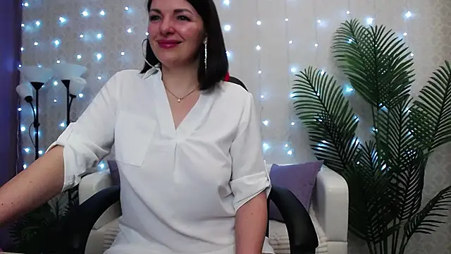 Camelia Lillie online show from March 15, 2026, 1:44 am