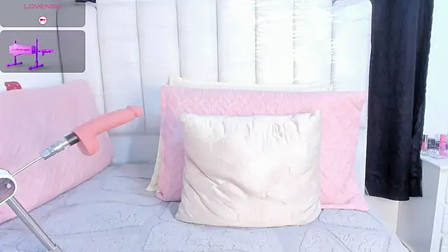 RoxannaBlanche online show from March 21, 2026, 1:16 pm