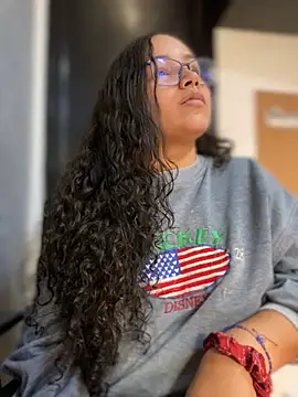 CurlyGirl 1 online show from December 27, 2024, 7:57 pm