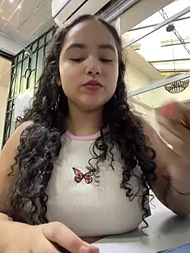 CurlyGirl 1 online show from January 10, 2025, 12:04 pm