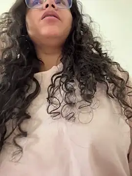 CurlyGirl 1 online show from March 9, 2025, 12:09 pm