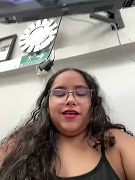 CurlyGirl 1 online show from March 14, 2025, 4:19 pm