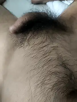 zhouzhou66 online show from December 20, 2025, 2:07 am