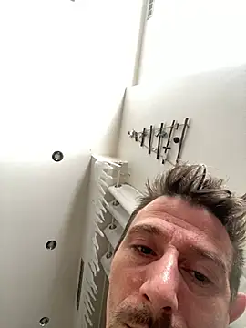 Maxthekid online show from December 25, 2024, 8:40 am