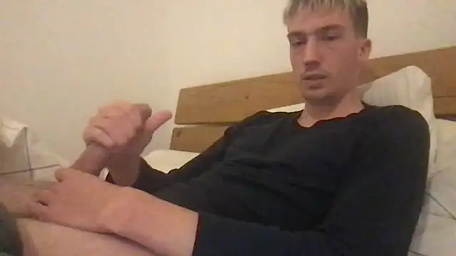 hungandfun05 online show from December 11, 2024, 1:37 am