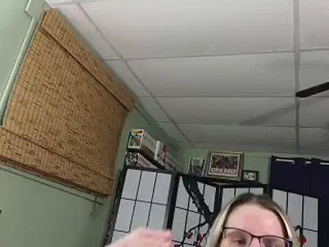 Sarahtineke online show from January 12, 2025, 4:21 am