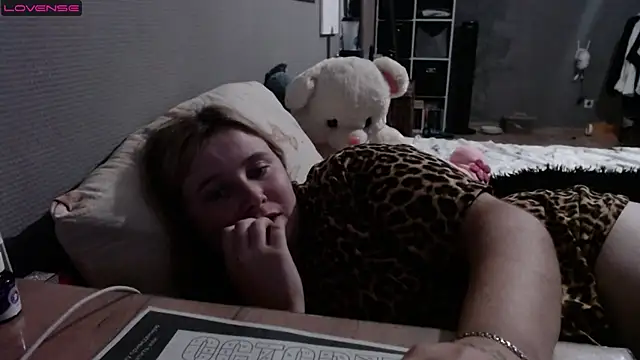 Light Luna online show from September 15, 2025, 3:12 pm