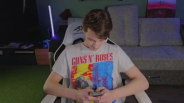 TeddyLiLboy online show from March 22, 2026, 6:22 pm