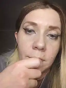 Snapshot of LeraSweet chatting on December 31, 2024, 9:28 pm LeraSweet online show from December 31, 2024, 9:28 pm