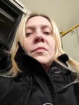 Snapshot of LeraSweet chatting on December 18, 2025, 4:46 pm LeraSweet online show from December 18, 2025, 4:46 pm